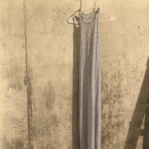 American eagle maxi dress fits great